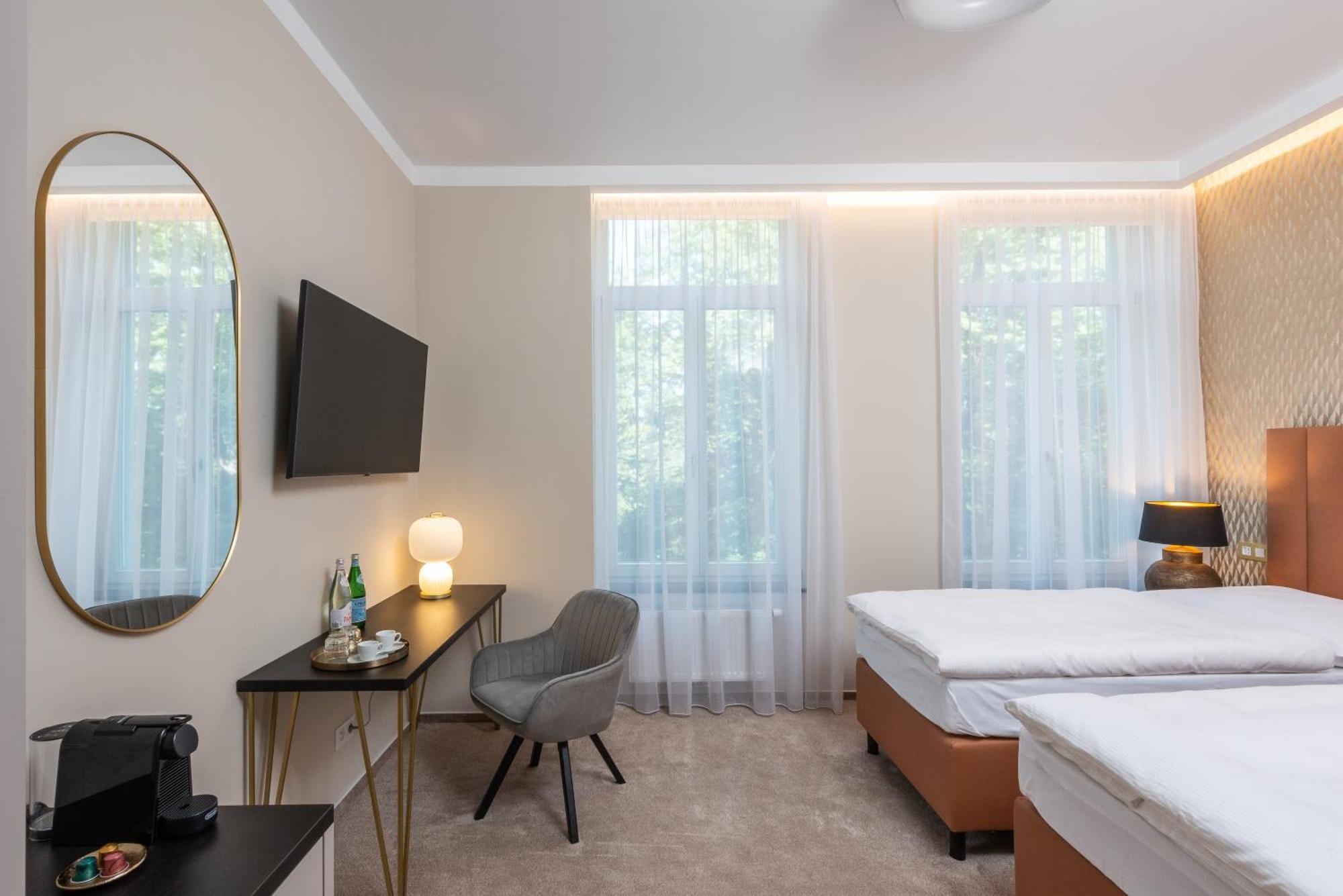 Pappas Hotel&Studio Подебрады Экстерьер фото